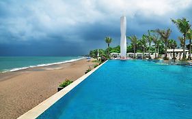 Lv8 Resort Hotel